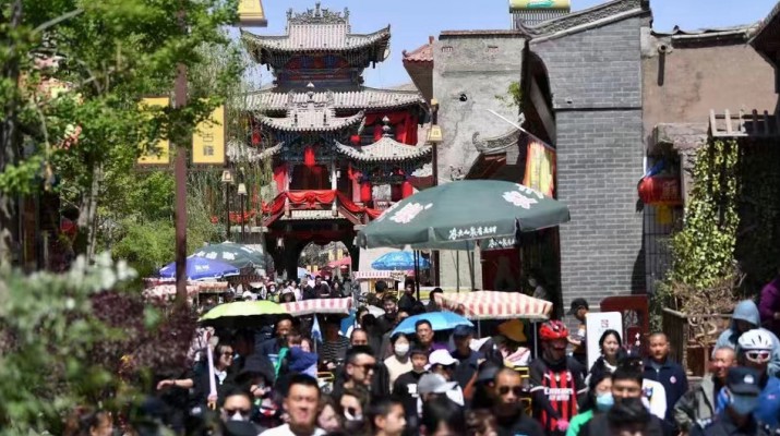 集團(tuán)要聞丨甘肅文旅集團(tuán)各景區(qū)“五一”假期人氣爆棚，累計(jì)接待游客50余萬人次